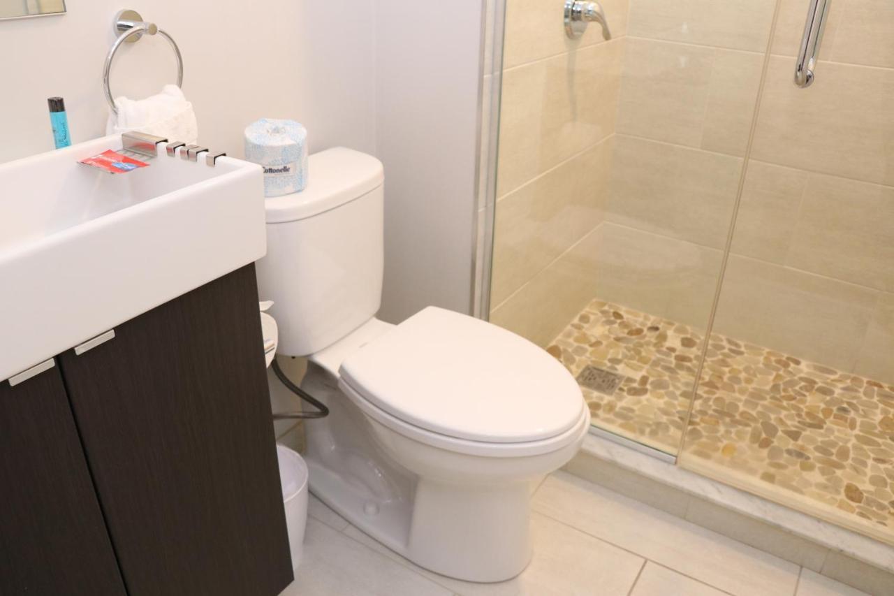 A Stylish Stay W/ A Queen Bed, Heated Floors.. #14 Brookline Zewnętrze zdjęcie