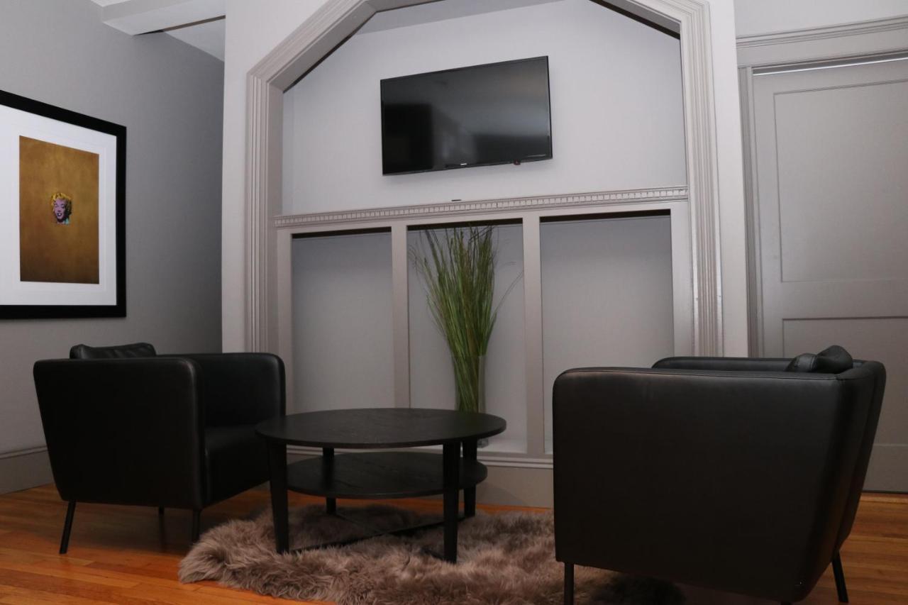 A Stylish Stay W/ A Queen Bed, Heated Floors.. #14 Brookline Zewnętrze zdjęcie