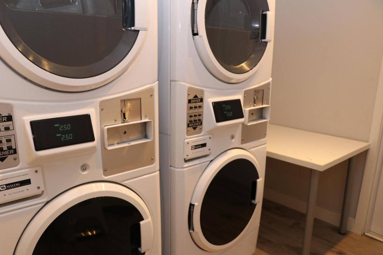A Stylish Stay W/ A Queen Bed, Heated Floors.. #14 Brookline Zewnętrze zdjęcie