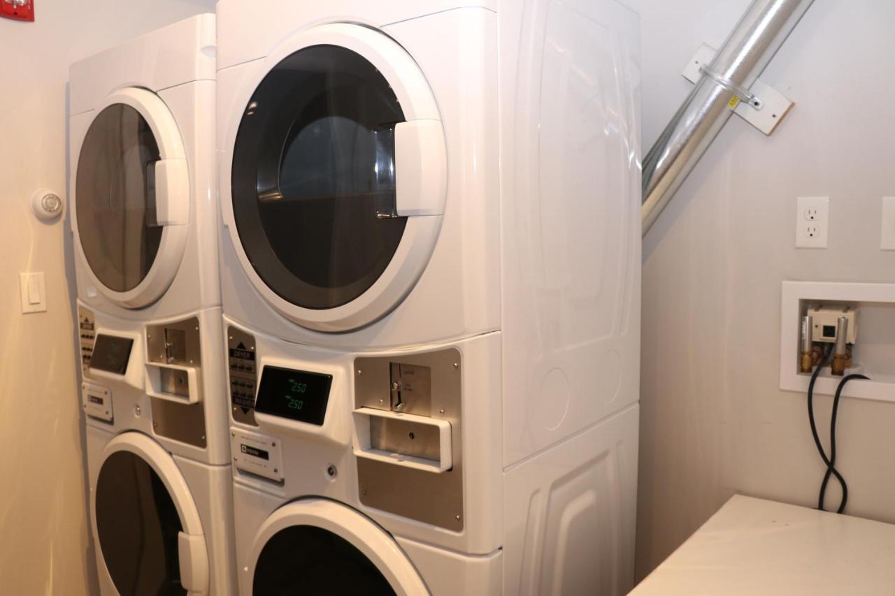 A Stylish Stay W/ A Queen Bed, Heated Floors.. #14 Brookline Zewnętrze zdjęcie
